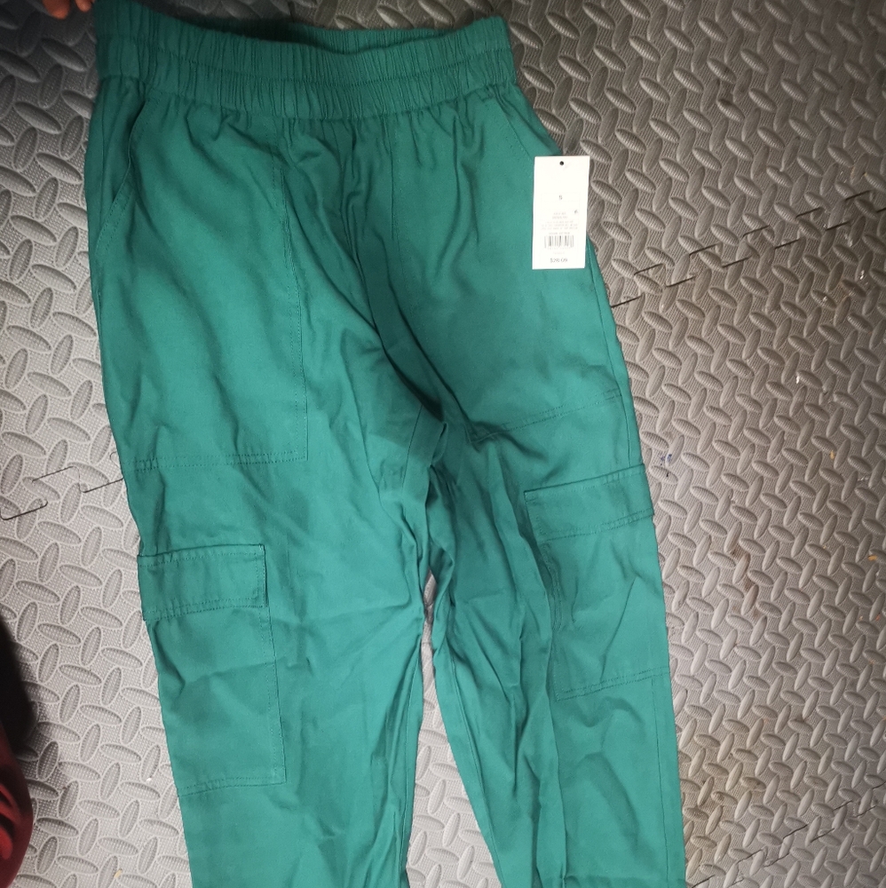 Target a new day green cargo pants. Size small